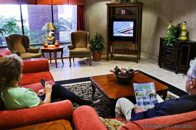 Hampton Inn Pensacola-Airport Beltér fotó